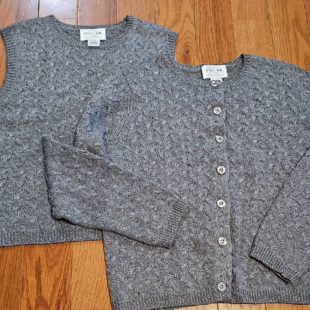 Oscar De La Renta Women's Gray Sweater Set- Small
